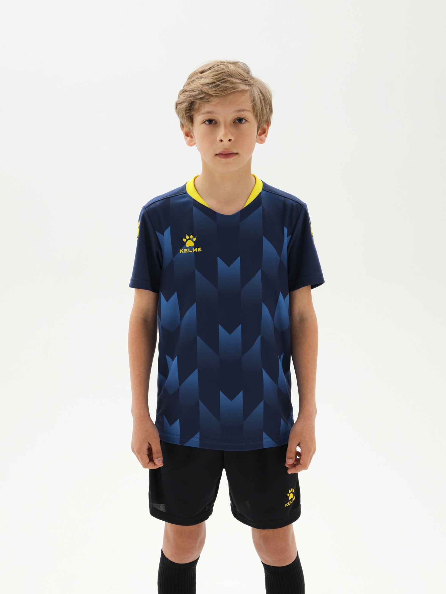 Детская футбольная форма KELME Short-Sleeved Football Suit (Dark Blue/Black)