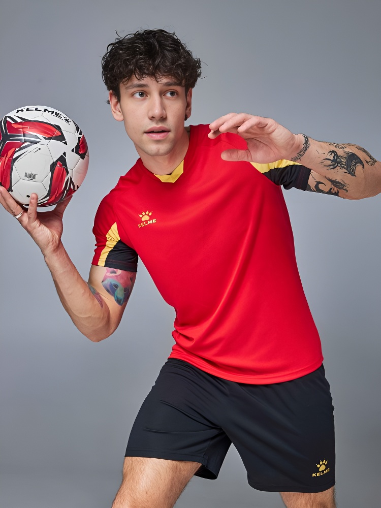 Футбольная форма KELME Short-Sleeved Football Suit (Red/Black)